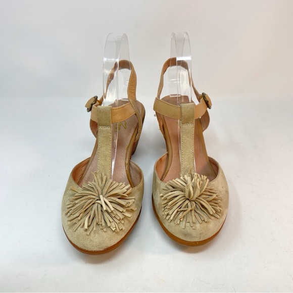Miz Mooz Beige Leather Monette T Strap Pumps High Heel Shoes Size 8 Womens Pom - Picture 3 of 14